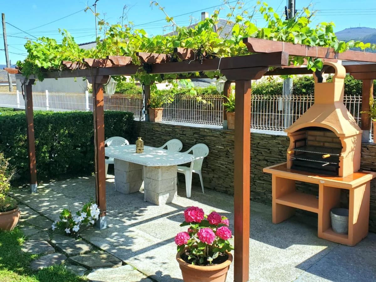 Apartamentos Turisticos Rosa Ribadeo Εξωτερικό φωτογραφία